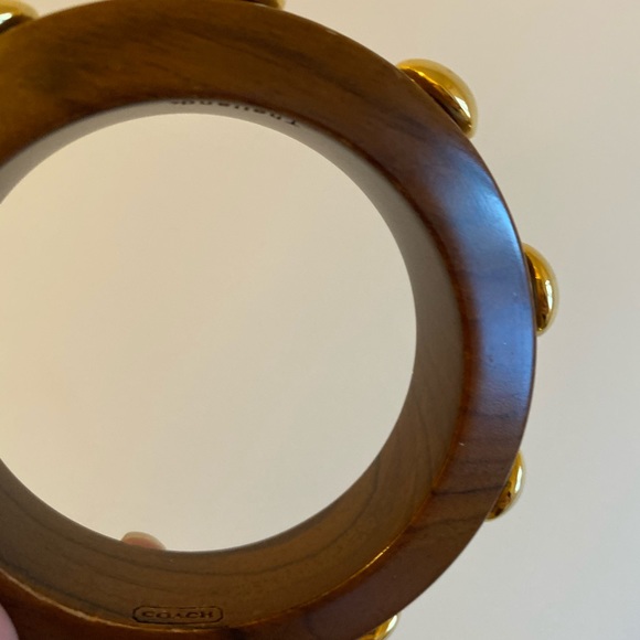 2/30 🛍 Coach Gold Wooden Rivet Bangle - Picture 6 of 8